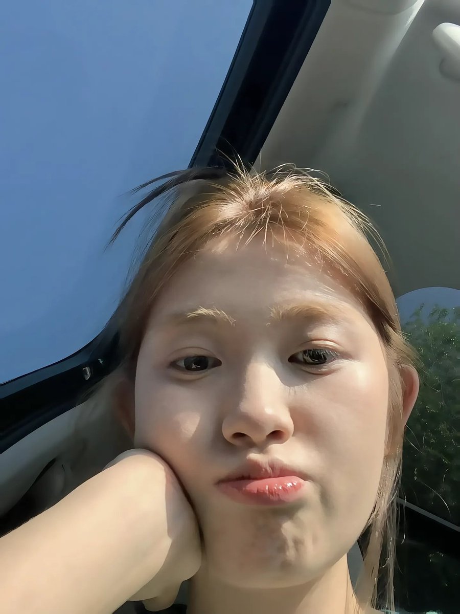 IbrahimYou000's tweet photo. 最近情绪好难受啊 有没有人陪我说说话嘛？ https://t.co/uyOTWpPYrJ