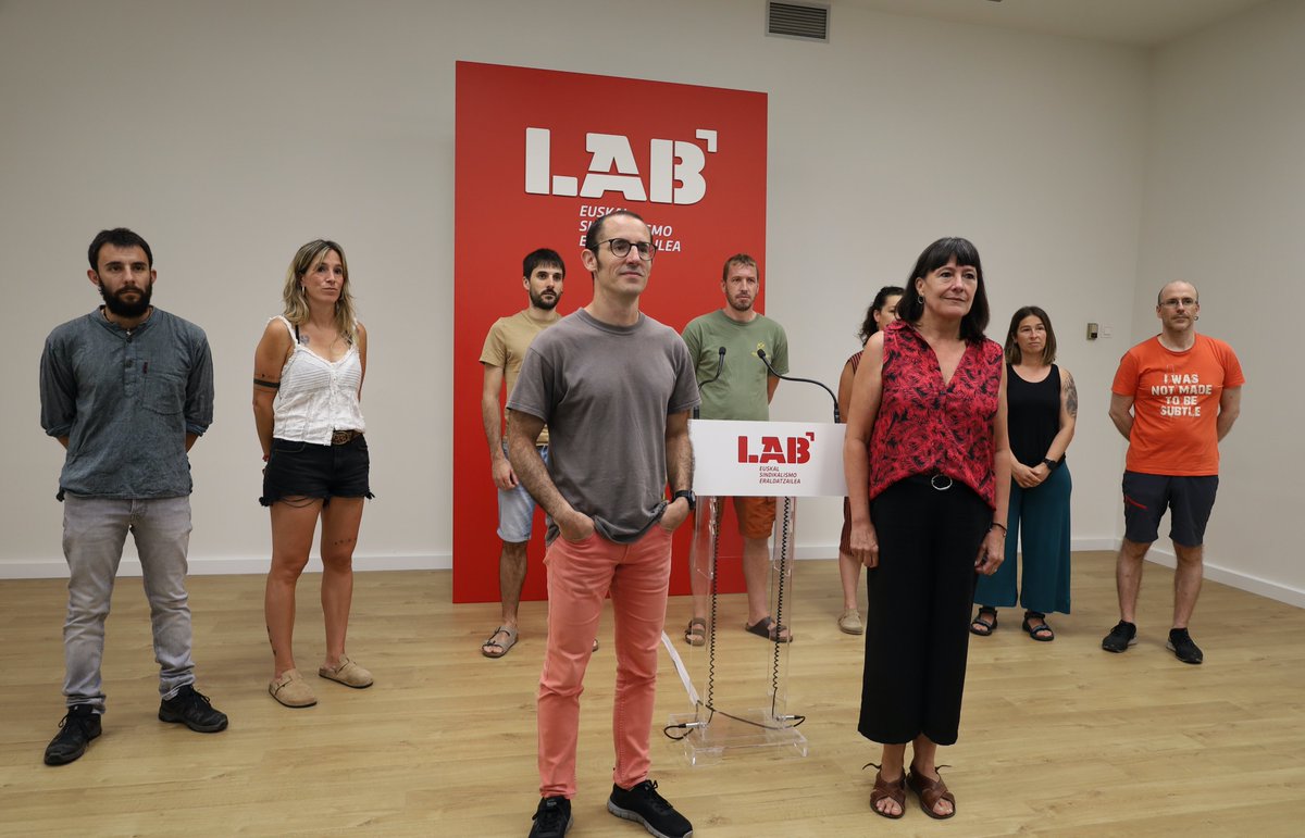 LABsindikatua's tweet photo. 🏭 La industria basada en los intereses de las  multinacionales y del sector armamentístico está condenada a la pérdida  de empleo y al aumento de la precarización

Hemos desgranado la situación y presentado nuestras propuestas de política industrial

🔗 https://t.co/xXgSwiR790 https://t.co/LaJq8SeZa1