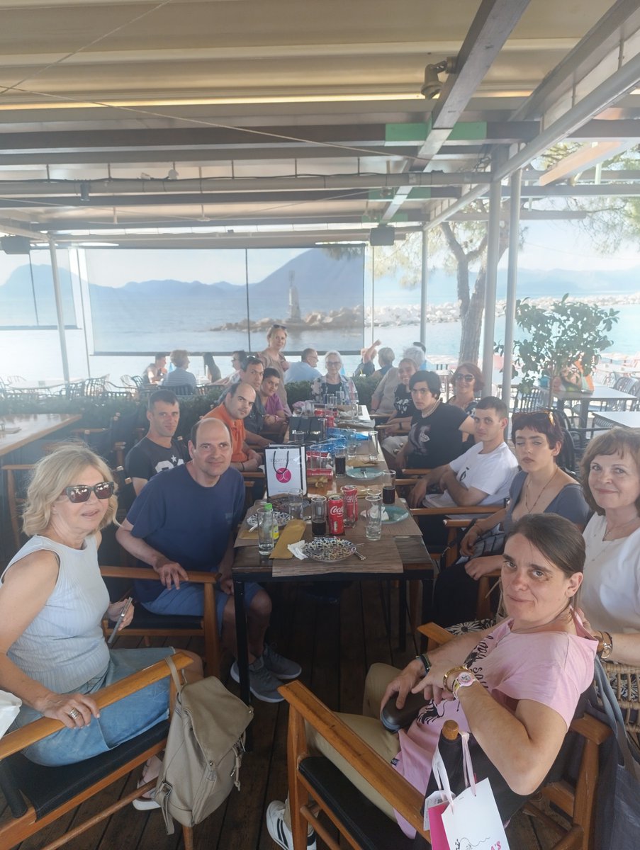 MerimnaP's tweet photo. Μια ακόμη χρονιά  πολύτιμης προσφοράς των εθελοντριών του Ε.E.Σ. ολοκληρώθηκε στις 18/06/2026 με μια όμορφη έξοδο δίπλα στη θάλασσα.
Τις ευχαριστούμε θερμά και ευχόμαστε ένα όμορφο και ξεκούραστο καλοκαίρι! 
#ΕλληνικόςΕρυθρόςΣταυρός #Εθελοντισμός #ΑμεΑ #Μέριμνα_Πάτρας https://t.co/Vt81dBndA6