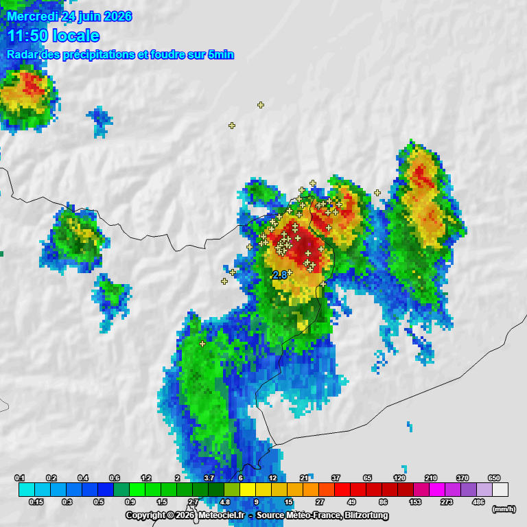 MeteoAmateur06's tweet photo. ⚠️⛈️ PRUDENCE sur les secteurs de Tende ainsi que La Brigue dans la #Roya. Orage stationnaire depuis quelques minutes avec activité électrique intense ainsi que de fortes pluies et de la grêle possible sous cet orage. Soyez très prudents ! https://t.co/svPBR75bpL