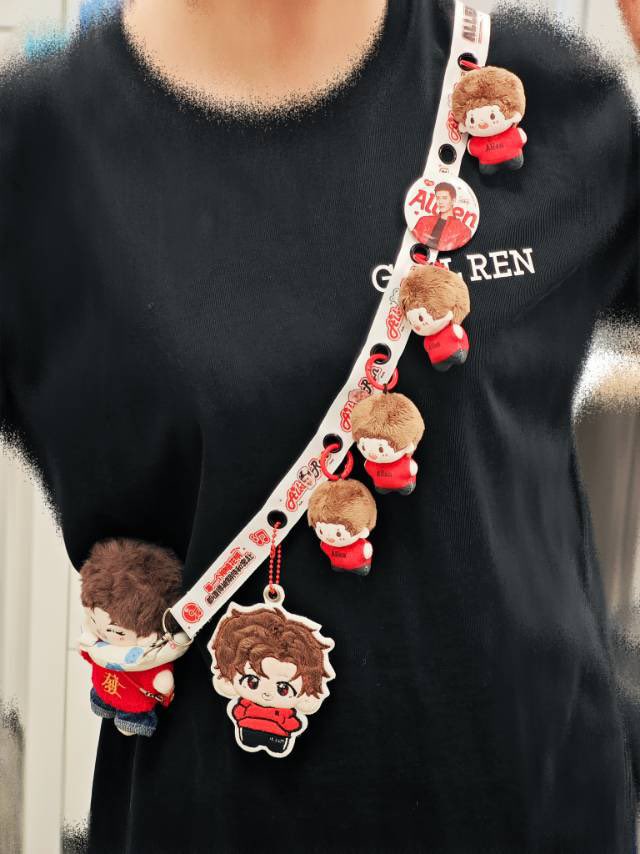 NekoMasu_Store's tweet photo. พรีออเดอร์ ตุ๊กตา ขนาด 5 cm. #เหรินเจียหลุน  สินค้าแฟนเมด

🧸ตุ๊กตา ตัวละ 290฿
💌สายห้อยสีขาว แบบยาว 130฿
💌สายห้อยสีแดง แบบสั้น  75฿
(ราคาสินค้ารวมค่านำเข้าแล้ว)
🚚ค่าส่งปณ. Ems เหมา40฿ จะสั่งกี่ชิ้นก็ได้

* สินค้าต้องรอผลิตหลายเดือน (สินค้ารอนาน ขอคนรอของได้นะคะ)
* สั่งได้จนกว่ากลุ่มจะปิดหรือสินค้าหมด

สั่งซื้อ/สอบถาม ทัก Dm. หรือ Line : @080miljl https://t.co/JjS6deXcRR มาได้เลยค่ะ
#NekoMasu_Store #renjialun  #任嘉伦 #ตุ๊กตาเหรินเจียหลุน
