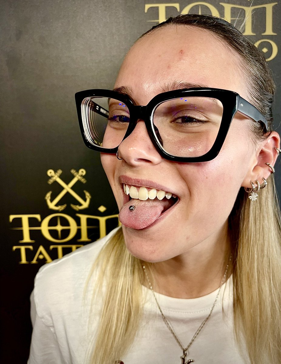 TomTattooAncona's tweet photo. "Non smettere mai di sorridere, nemmeno quando sei triste, perché non sai mai chi potrebbe innamorarsi del tuo sorriso."
🤩PIERCING al:
▶️Tom Tattoo Art Studio Ancona
Via XXIX Settembre 2 —- 071 53760
Whatsapp (39) 335 548 6961
https://t.co/QCVoxb0AC8
#tommasobuglionitomtattoo https://t.co/8AYjNKsQBf