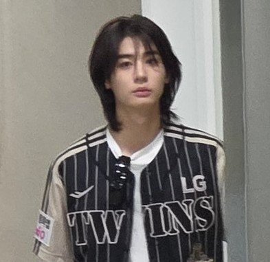 ihantoserba's tweet photo. HAH IHAAAN BROWN HAIR PONIAAAAN 😰 https://t.co/Qr7KNUIhey