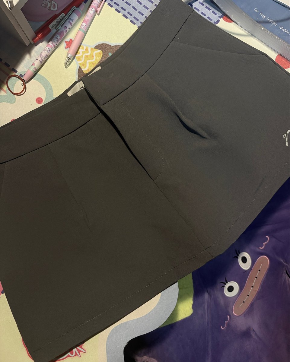 jmyytf's tweet photo. ส่งต่อ Geschwisters sollie skirt ⭐️🪽
สี grey จ๋วยมากก
ไซส์ M ค่า
ไม่เคยใส่เทียบมือ1ได้เลย 
🧮170 รวมส่ง from 450
สนใจ dm/mention น้า🍒🤍
#ส่งต่อกระโปรง #ส่งต่อgeschwisters  #ส่งต่อเสื้อผ้า #ส่งต่อเสื้อผ้ามือสอง #เสื้อผ้ามือสองสภาพดี #cintageshop #stylistshop #ส่งต่อcintage https://t.co/mXy1xNtMN3