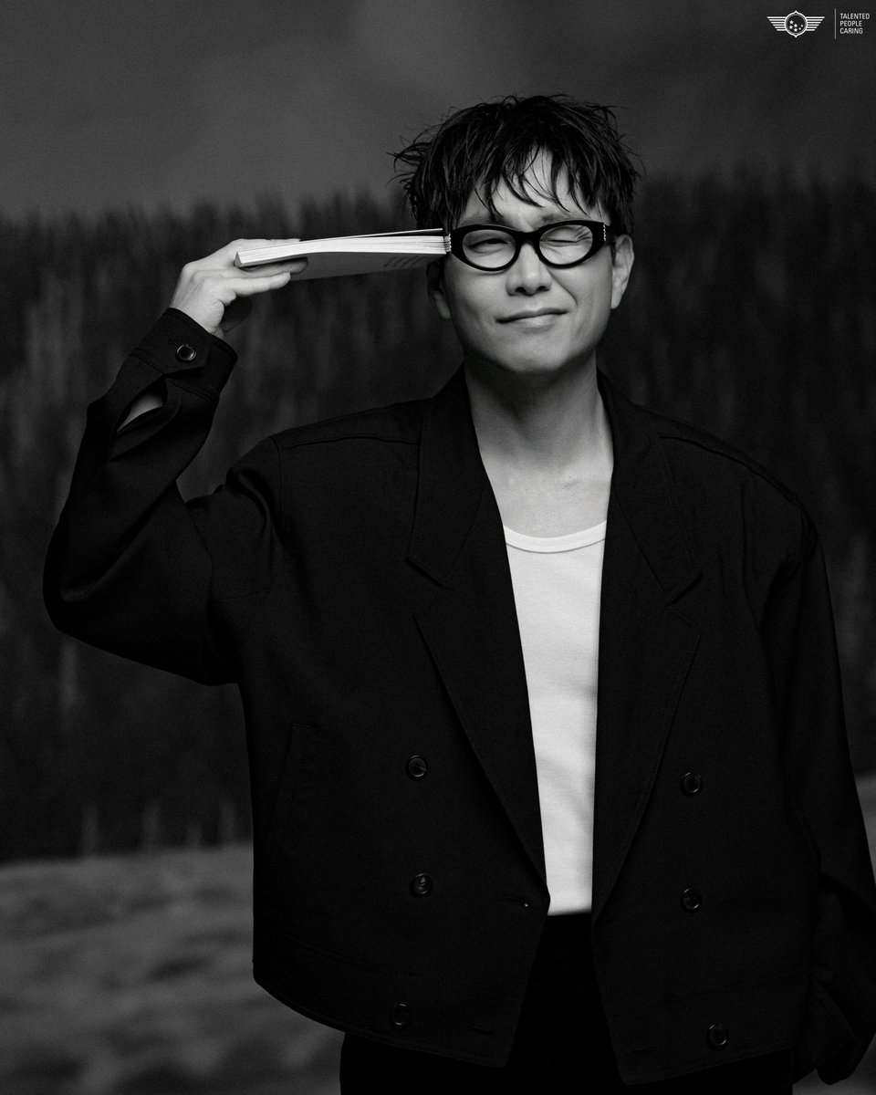 PrainTPC's tweet photo. [오정세]

오정세 배우의 개성 넘치는 감성을 담은 
GQ 7월호 화보 비하인드 공개 🖤

더 많은 비하인드는 공식 블로그에서 확인하세요
➥ https://t.co/JSR0yUWNFF

#오정세 #OhJungse
#GQ #GQKOREA #지큐코리아 https://t.co/xu7oH0L7UO