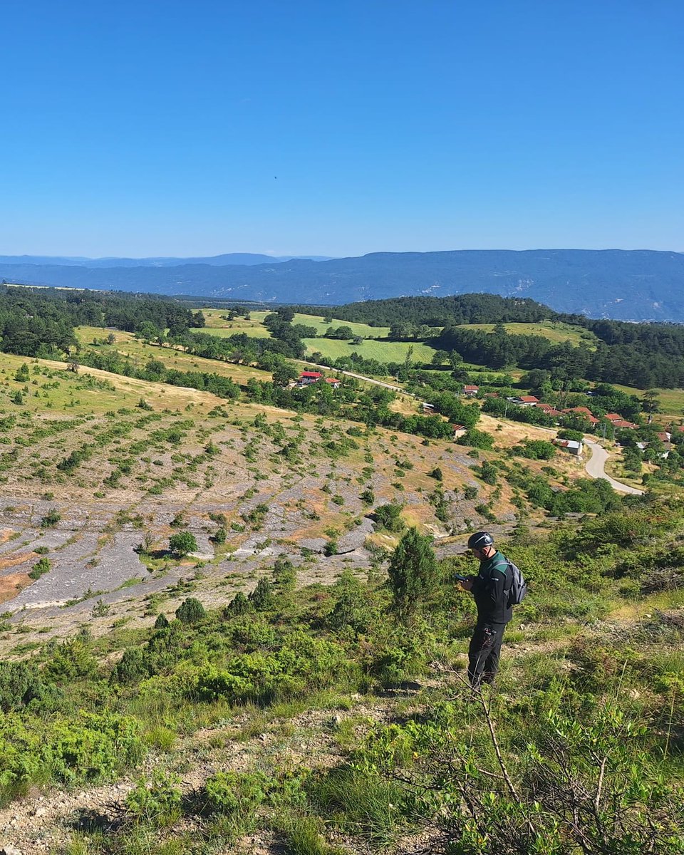 NezirDernegi's tweet photo. 📍 Karabük | Safranbolu

Karabük’ün Safranbolu ilçesinde 3 haftadan fazladır kayıp olan vatandaşımız için başlatılan arama çalışmalarına, Nezir Arama Kurtarma ekiplerimizle destek veriyoruz.

Bölgedeki arama çalışmaları devam etmektedir.

Nezir her durumda hazır.

🌐 https://t.co/ZMepY96WXo

☎ 0216 420 76 76