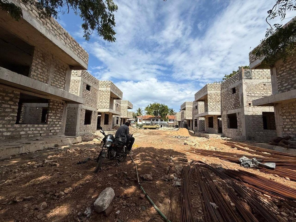Kikaodevelopers's tweet photo. NYALI GREENWOOD ESTATE  VILLAS ON SALE.
KES 25M.
This is an exclusive affordable 4 bedroom development.
Estate consists of 9 units,6  taken remaining with three units.

More details and viewing contact +254769225821
Kikao Developers Kenya.

#MombasaRealEstate #NyaliRealEstate https://t.co/9b3WSmdVSd