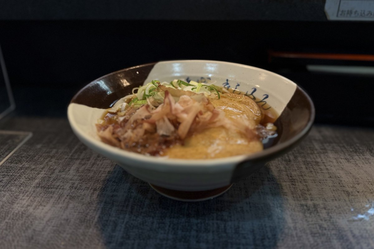 cujilla's tweet photo. 名古屋の新幹線ホームで https://t.co/5Z0COFMd63
