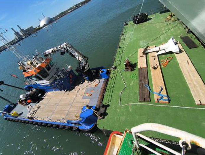 WillShipping's tweet photo. We recently assisted a cruise ship with an anchor change in Southampton, which was delivered to 21 Berth and exchanged using the Willdiscover and Wilcarry 300. The Willdiscover’s 170t Heila crane helped complete the operation efficiently.

 https://t.co/Vu9UVFFxZS 

#marine https://t.co/H4X0pbW4hg