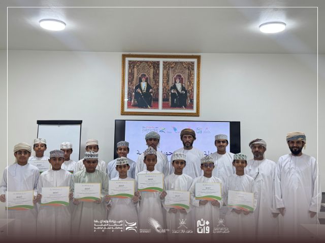 AgrResearchOman's tweet photo. ضمن فعاليات اليوم الثالث للبرنامج الصيفي #صيفنا_ريادة_وابداع بدائرة البحوث الزراعية بشمال الباطنة تم التعرف على الأمراض الفيروسية والفطرية والآفات الحشرية وأعراضها وعزل المسببات المرضية و التعرف على التقنيات الحديثة للتشخيص .
@BatinahN_gov https://t.co/fysO89jJLw