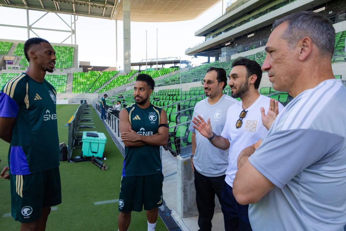 majed9_999's tweet photo. نفس المشهد بـ 2022 يتكرر في عام 2026

الطبطبة لا تجلب النتائج

الطبطبة لا تجلب البطولات

اللاعب الذي يستلم مئات الملايين يجب أن يحاسب
ويوبخ وإذا كان ضعيف الإمكانيات يبعد بشكل نهائي

وعلى رأس القائمة القائد سالم الدوسري
الذي خذل الشعب السعودي على مدار 15 عام
بقميص المنتخب https://t.co/s6VyMuMKtN