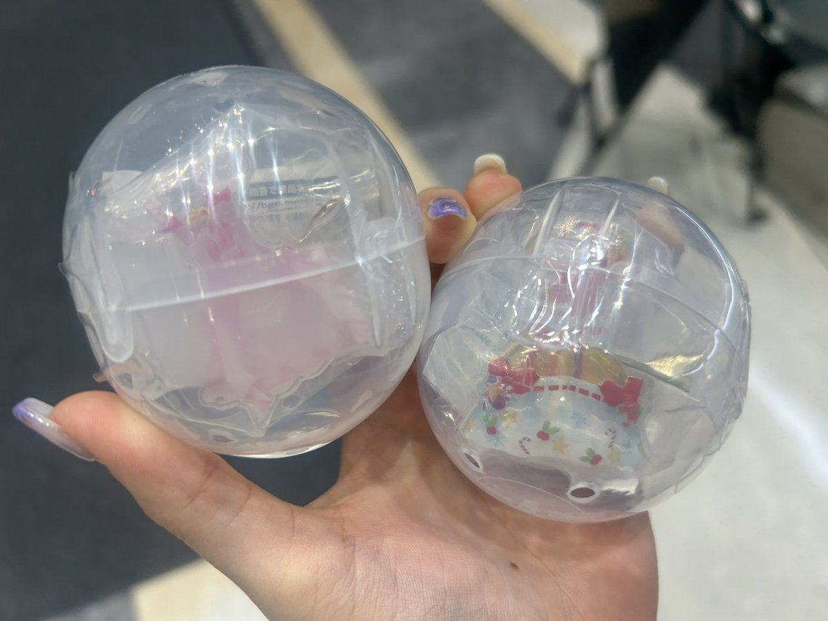 ripipi_sis's tweet photo. 【交換、譲渡】  アイカツ！ カプセルジェムクリップ ガチャ　ヘアクリップ

譲→オーロラキスコーデ、クララキャロルコーデ

求→オデットスワンコーデ1>定価譲渡、異種あかり、Dreamy Crownグッズ

2点まとめてのお取引優先です🙇‍♀️
27日AM渋谷、固定手渡し、郵送可。 https://t.co/VJAQH0k06X