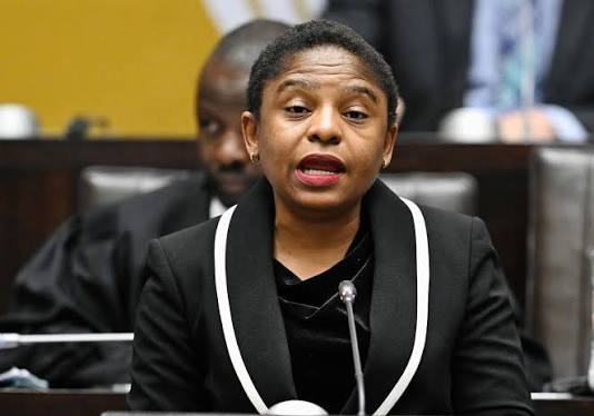 Aaron_JamesZA's tweet photo. Our taxes are not a blank cheque.

R500m (Spaza Fund- Stella). R600m (Police- Cachalia). R450m- (Talk Show - Ntshavheni).

Billions of rand in public spending, yet little accountability and few consequences. South Africans deserve answers ‼️ https://t.co/jyF1JB3qmE