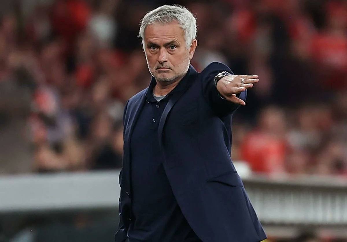 MadridSports_'s tweet photo. 🗣️ PRIMERAS PALABRAS DE MOURINHO DESDE SU VUELTA AL REAL MADRID: 

1⃣ "La gente ya no ve los Clásicos como antes. El mundo se paraba. La gente esperaba esos partidos. Cristiano Ronaldo y Messi eran los dos mejores jugadores del mundo"

2⃣ "No puedo negarlo. Amo al Real Madrid y esa ha sido la razón que me ha hecho volver"

3⃣ "Hay periodos en los que no puedes ganar como lo hace el Madrid todo el tiempo y tienes que construir. Pero el objetivo siempre es ganar"

vía @VanityFair