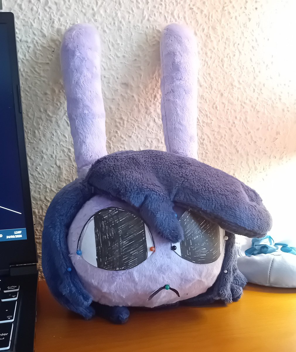 PretzzzelFox's tweet photo. Him. https://t.co/K1EiKiJRks