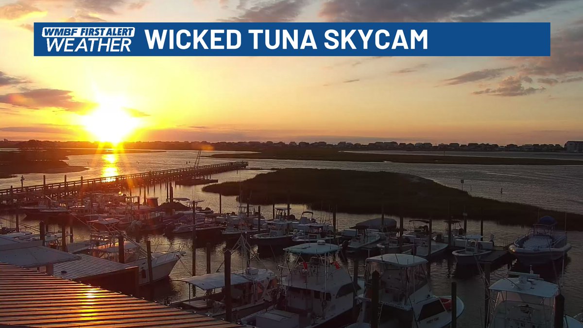 acarrollwx's tweet photo. Check out this sunrise from Murrells Inlet! Beautiful start to the morning. 
#scwx
#MurrellsInlet
#MyrtleBeach
#WMBFNews
@AndrewWMBF https://t.co/ekipEfcujM