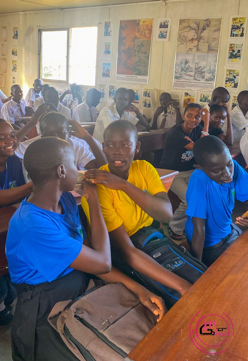 gogirlsictjuba's tweet photo. 🚀From Juba to space! A simple question like, “What do you see when you look up?” could inspire #SouthSudan's future space engineers. During #STEMChats session, young learners explored satellites and the solar system with guest mentor @ZAMBASON. #GCYLP @grace_gaso @ITU @Huawei https://t.co/kVzA58aGPH