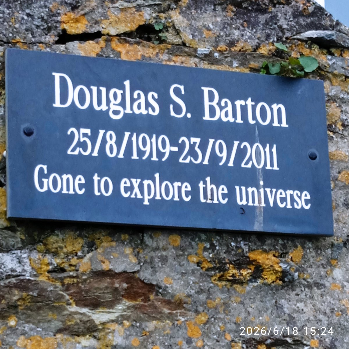 JerMButterfield's tweet photo. #epitaphs I didn't know this gent, but I love this epitaph, spotted on a wall in Portloe, Cornwall, on the Coastal Path. https://t.co/FGf5XNlnUB