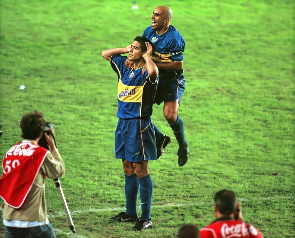 Romandios12's tweet photo. El último Diez.

El último rebelde.

El que nos enseñó que se puede enfrentar al poder.

El que eligió meter los pies en el barro.

El más bostero de todos. 

Gracias siempre, Román. Feliz cumpleaños.

"Poder es que la gente te quiera". La gente te ama. https://t.co/jfeADTRYWl