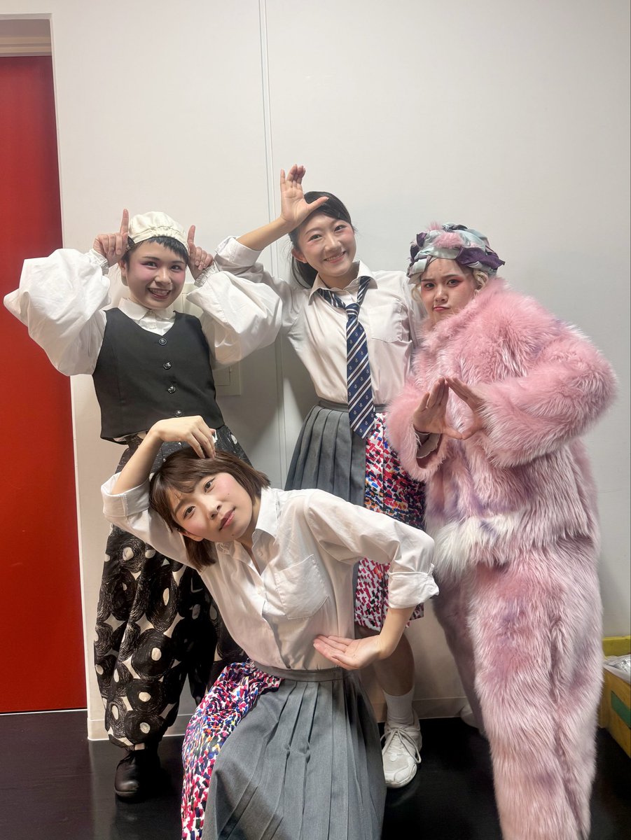 _kurokiiii's tweet photo. 💫イーハトーブシアター「真昼の星めぐり」the Musical💫
2日間の仙台公演ありがとうございました！！
今年度初の東北✨今年も公演できてとっても嬉しかったです😭

仙台と言えば！のポーズ📷 ́͏̖-誰がなにを表しているか当ててください😻

 #わらび座  #真昼ミュ https://t.co/hKntGE7XOb