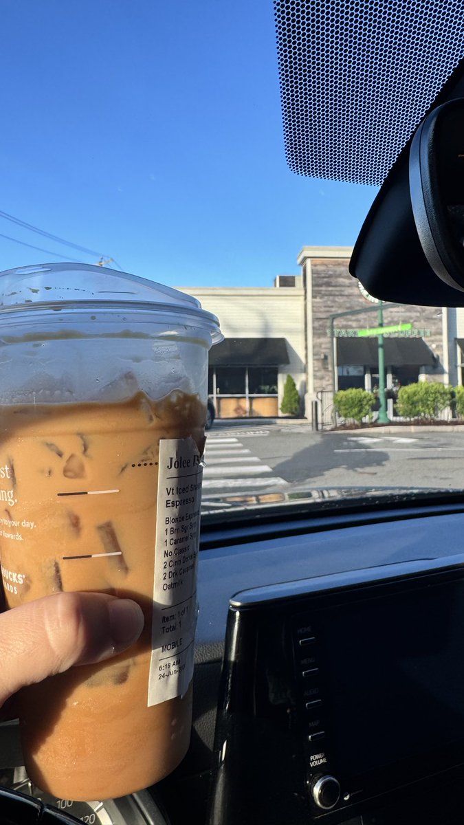 jmdg5209's tweet photo. Another day another disappointment.@Starbucks https://t.co/PLBvZC7B5N