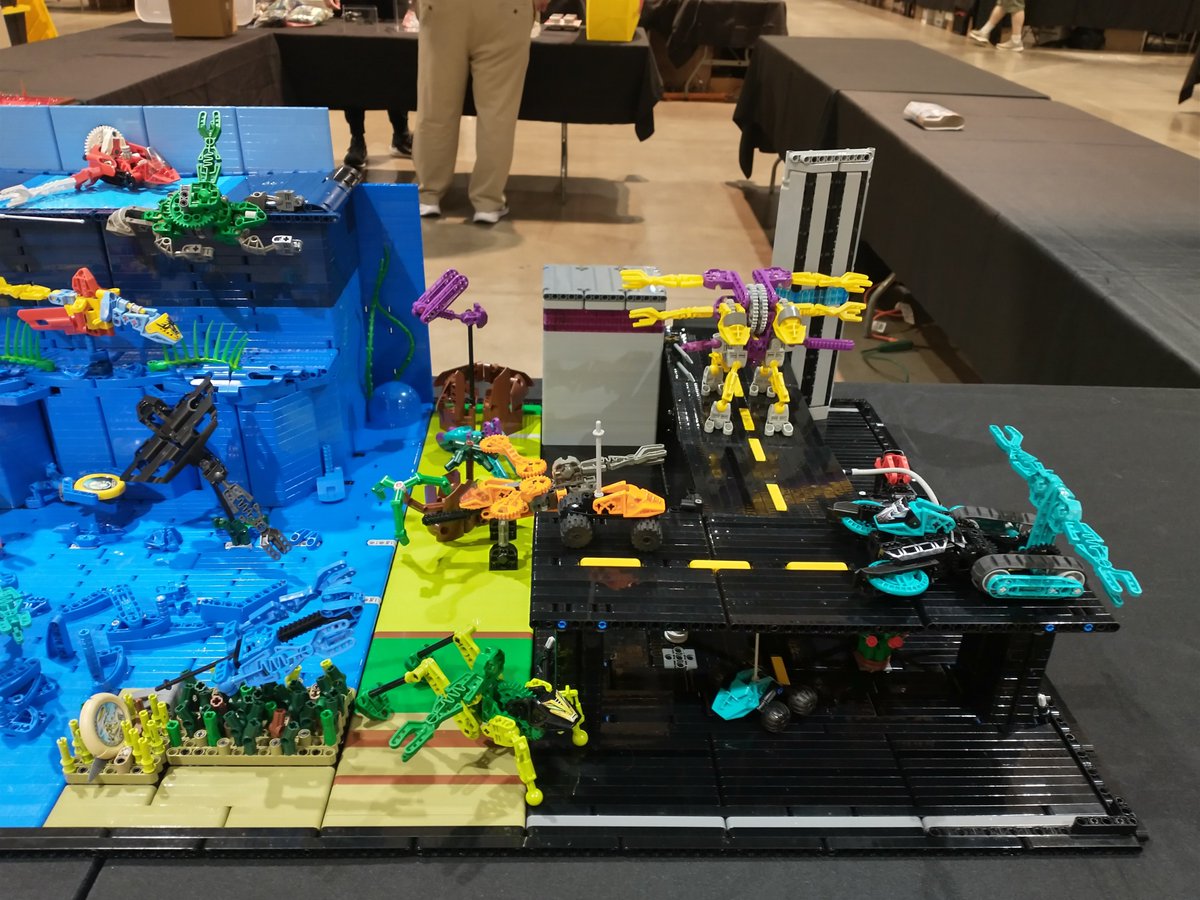 TheLegoRPer's tweet photo. The World of Throwbots/Slizers, my main display piece at Brickworld Chicago 2026. 

More pictures and design details can be found here:

https://t.co/to5K7ho3Vf

Character names and bios can be found here:

https://t.co/825m9lpclR

#lego #slizers #throwbots https://t.co/Iht7ELCGiC