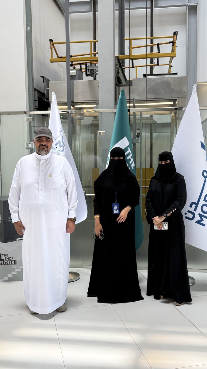 kaksbcksa's tweet photo. شارك فريق KAKSBC في ورشة «ممكنات المنظومة الصناعية» التي نظمتها مدن بالشراكة مع وزارة الاستثمار ووزارة الصناعة والثروة المعدنية، بهدف استعراض أبرز البرامج والممكنات الداعمة للقطاع الصناعي، والتعريف بالفرص المتاحة لتعزيز نمو المشاريع ورفع تنافسيتها
وتأتي هذه المشاركة امتدادًا لحرص KAKSBC على مواكبة مستجدات البيئة الاستثمارية والصناعية، والاطلاع على المبادرات والحلول التي تسهم في تمكين المستثمرين ورواد الأعمال ودعم مسيرة نمو مشاريعهم.
كما أتاحت الورشة فرصة للالتقاء بعدد من المختصين والمهتمين بالقطاع الصناعي، وتبادل الرؤى والخبرات حول الفرص والتوجهات المستقبلية التي تدعم تطوير الأعمال وتعزز فرص التعاون.

في KAKSBC نواصل العمل على ربط المستثمرين بالفرص النوعية والممكنات المتاحة، وتقديم الحلول والخدمات التي تدعم التوسع والاستدامة وتحقيق الأهداف الاستثمارية بكفاءة وثقة.

كل الشكر للجهات المنظمة على هذه المبادرة القيّمة، ونتطلع إلى المزيد من الفعاليات التي تسهم في تعزيز البيئة الاستثمارية والصناعية في المملكة 🇸🇦
#رؤية_2030 #وزارة_الصناعة #kaksbc #الاستثمار #مستثمرين #رواد_أعمال #استثمر #دعم_المستثمرين