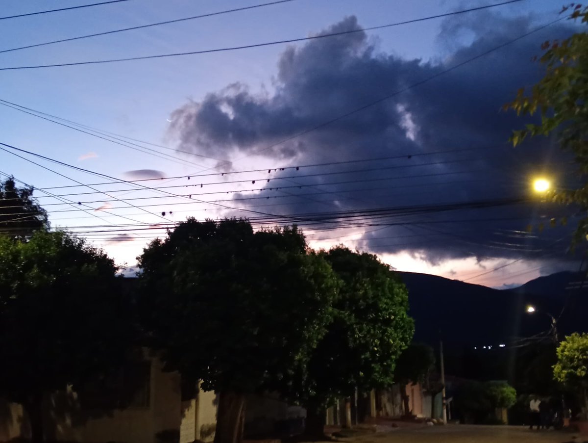 ssebasxxl12's tweet photo. What a beautiful sunrise, good morning, babys. 🤠🫰 https://t.co/rUFwkKk1RY