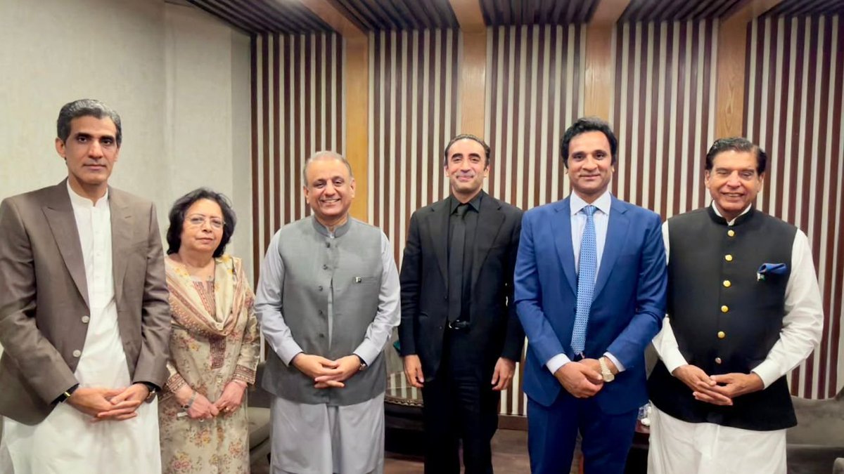 Sports_vds's tweet photo. بلاول بھٹو اور علیم خان کی ملاقات، گلگت بلتستان میں حکومت سازی پر تبادلہ خیال، ساتھ چلنے پر اتفاق۔۔!! https://t.co/yFCYeRH3Px