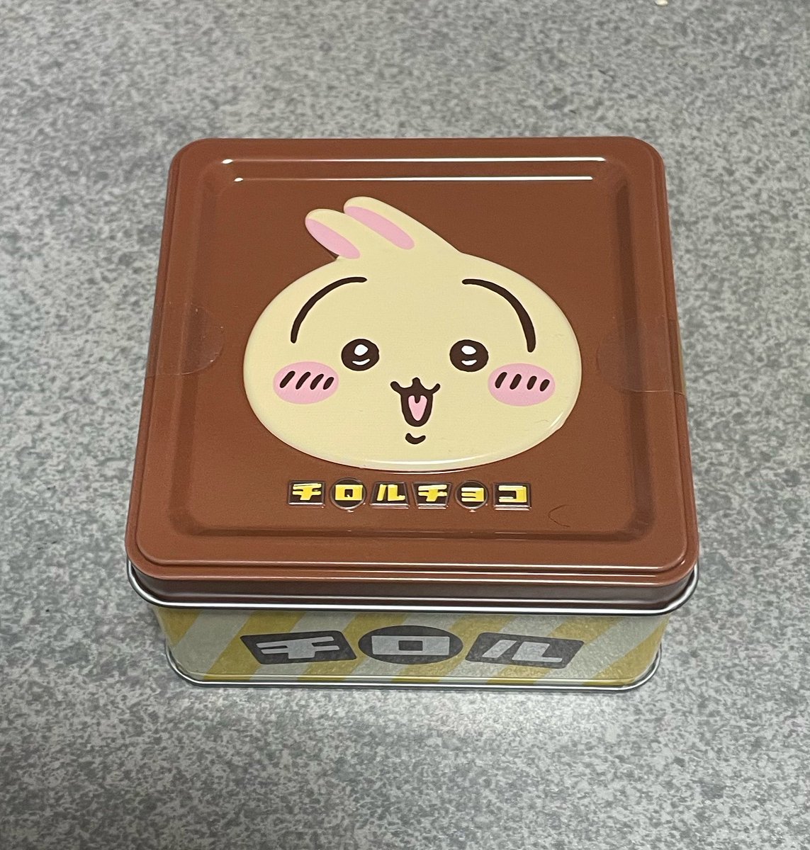 blueashrd's tweet photo. 子供が買ってきてくれた〜
「母はハチワレが好き」
「俺はうさぎ」
なのでうさぎのちいかわチロルでした〜 https://t.co/5pioBuaOZa