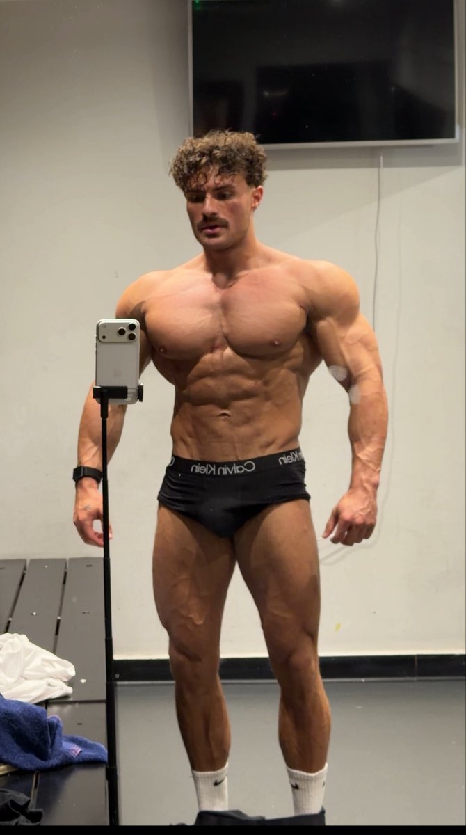 AlphaJames_'s tweet photo. I am a fucking god.
Built to be worshipped 😈 https://t.co/t03VBgzKsn