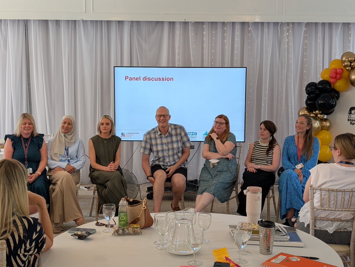 AlexParkRS's tweet photo. A few pics from yesterday’s Stockport Speaks celebration 🎉
Over several years, this partnership has worked with 40+ primary schools across Stockport.
Brilliant to bring together colleagues from schools, Stockport Council, EEF & NHS SALT to share impact. #Stockport #EEF https://t.co/AinWDaof3p
