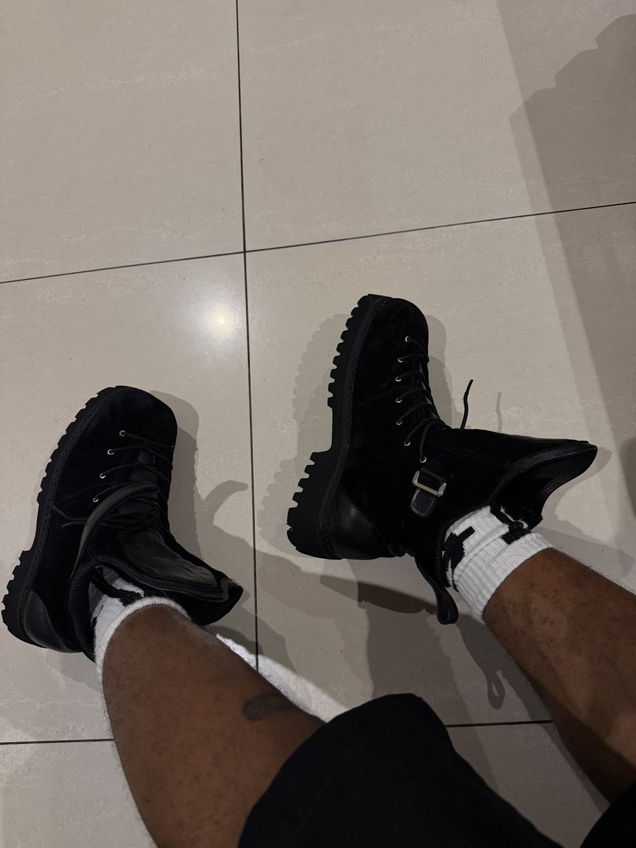 casimir_umeh's tweet photo. I designed a shoe and this what the first sample looking like, what do you think? https://t.co/Ben0nfIJqw