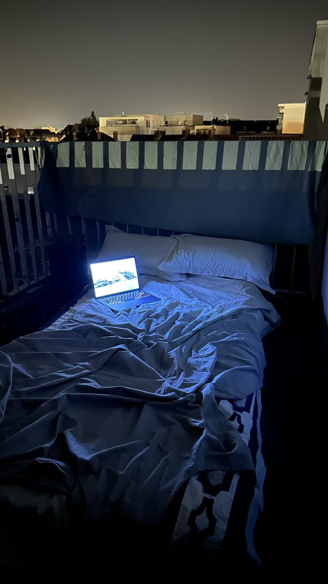 gegelsmr4's tweet photo. French people are massively sleeping in their cars, caves, or balconies because they don't have AC in their houses.
The downfall of Europe will be studied. https://t.co/d8UHbiMN0K