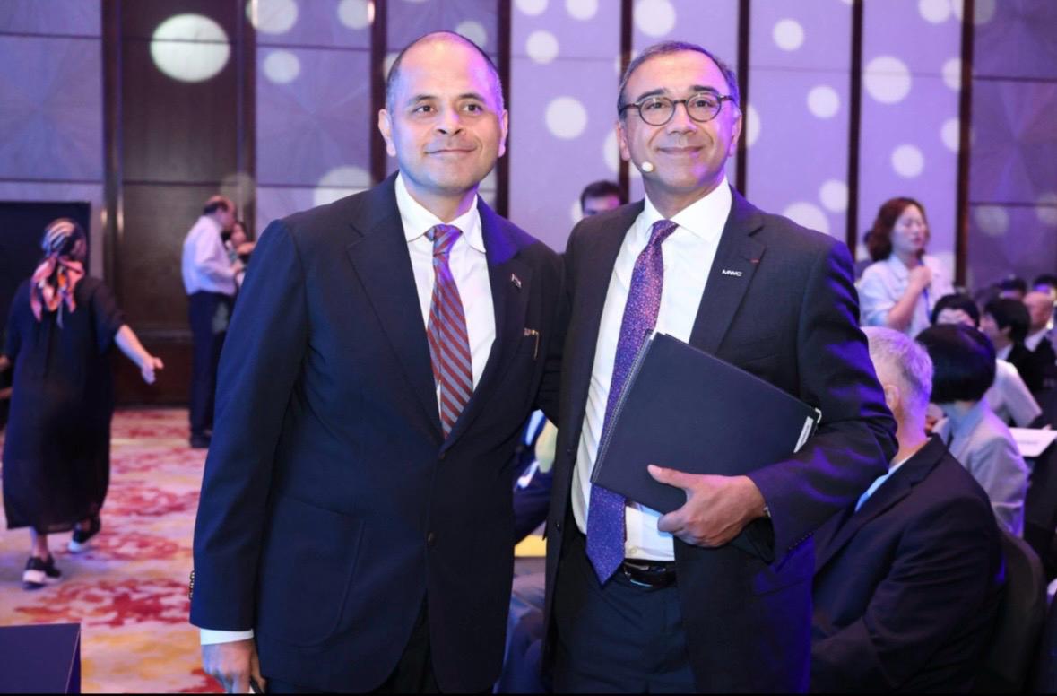 IndiaInShanghai's tweet photo. 🇮🇳 Digital Strides powering a Global Revolution ⚡️💥🔥
#BharatInnovates #6G #UPIfortheworld #GlobalSouthDreams #Diasporabridges #IndiaFranceDosti #MobileWorldCongress
On the sidelines of the @GSMA Mobile World Congress #MWC opening in Shanghai today, Consul General Shri Pratik Mathur was delighted to meet Shri Vivek Badrinath, the Director General of the GSMA and felicitate him on his opening remarks.
➡️ Shri Badrinath who has extensive experience in the mobile industry📱, spoke glowingly of the rapid development in India in the connectivity sector across three broad pillars namely #ConnectivityforGood, #IndustryServicesandSolutions and extensive #Outreach, external and internal, to ensure quick emulation of the #India #model.
➡️ Shri Badrinath is a French citizen of Indian descent who has been honored with the Legion of Honour. He shared with the Consul General the immense success of the #BharatInnovates special event inaugurated by Hon’ble Prime Minister Shri Narendra Modi together with French President Emmanuel Macron.
➡️ At the major event this morning, GSMA DG and the participants at large also highly praised India’s #digitaltransformation which has positioned our nation as a global leader in AI, 5G and the upcoming AI cross sectoral revolution. In response and as feedback, Consul General highlighted our positioning as one of the fastest growing mobile device markets, #innovationhub and spirit of tech inclusivity which drives our vision of “AI for All”, a clarion call given during the recent successful AI Impact Summit hosted in New Delhi. We look forward to working together with international partners including GSMA as India sets the pace on digital transformation and technologies worldwide.
Jai Hind Jai Bharat
@IndianDiplomacy @indiandiplomats @GSMA @VivekBadrinath @diaspora_india @DoT_India