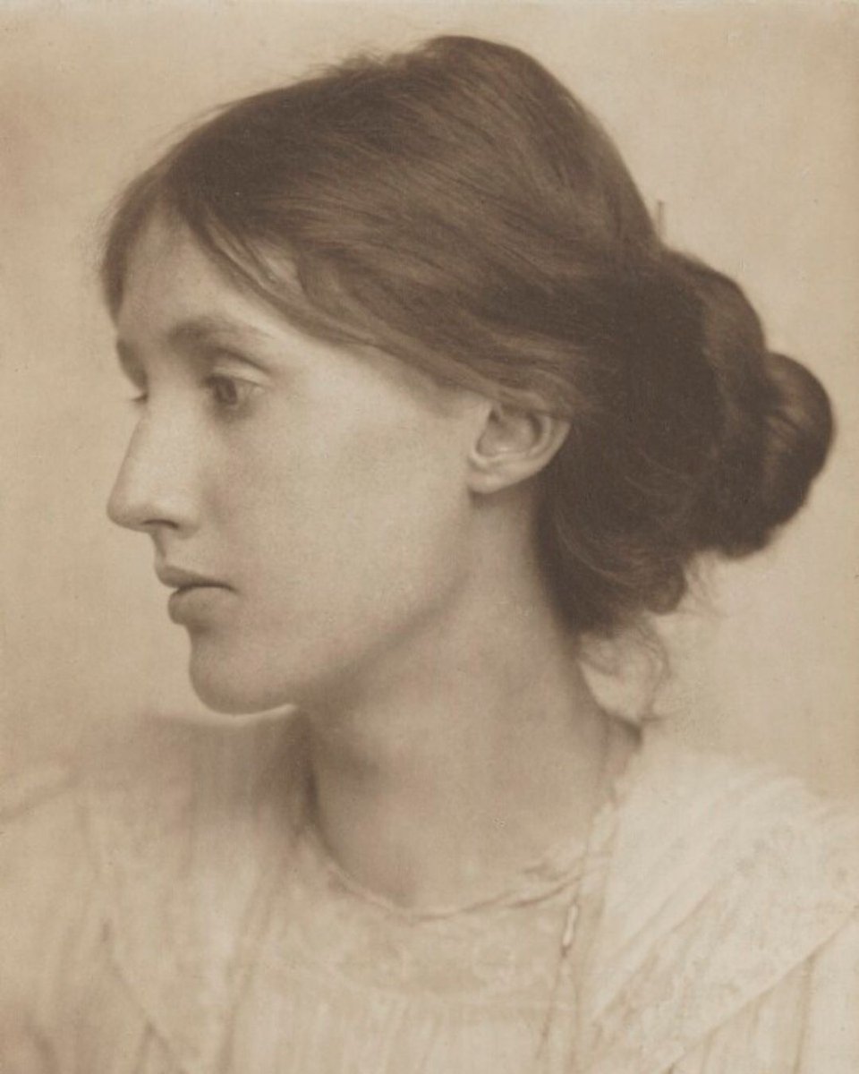 TheLondonLib's tweet photo. This #NationalWritingDay, we're celebrating just a few of the authors who have found inspiration at The London Library over the last 185 years. 

From Charles Dickens and Virginia Woolf to Kazuo Ishiguro and Hallie Rubenhold, our collection  has inspired generations of writers. https://t.co/wSMnjYh7Hn