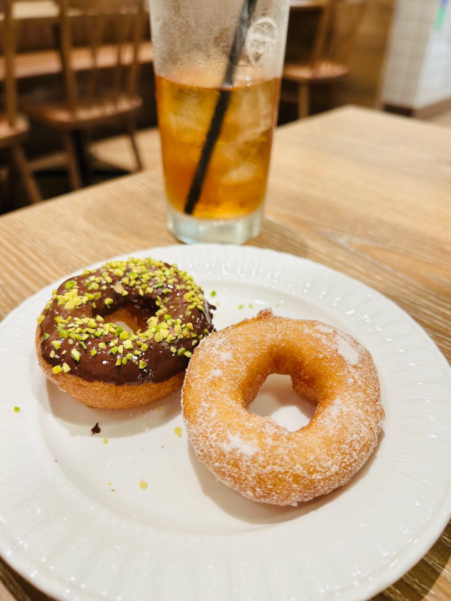mio_bj's tweet photo. 母と行ったららぽーとにあるラルゴという純喫茶の
平日限定でやってるスイーツの食べ放題がよかった
有給とれたらまた行きたいな https://t.co/jx0kA3vgFf