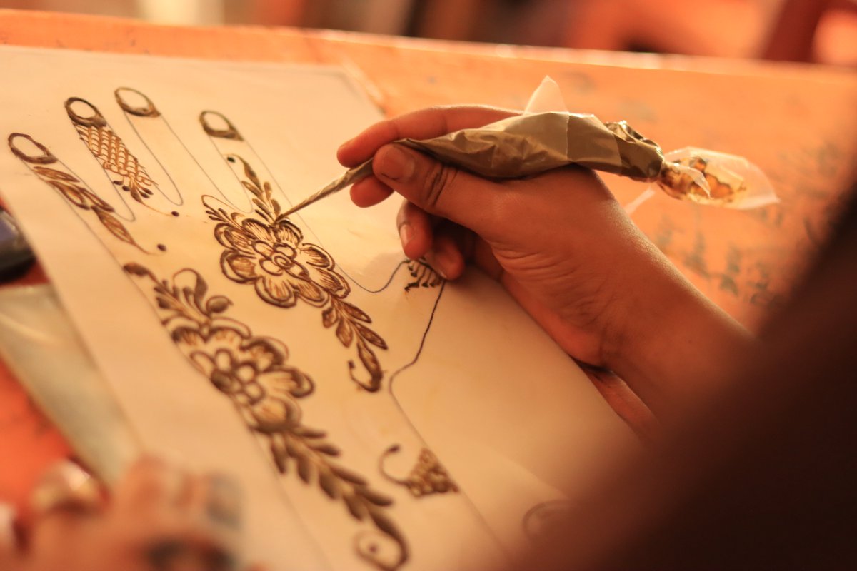 DRCSomali's tweet photo. For many women, henna is more than tradition, it is becoming a pathway to income. DRC, with support from @sida through @SomRePOfficial, is providing henna design training to young women in Salahley &amp; Arabsiyo, #Somaliland, helping build skills for income generation. https://t.co/eRKrmjUDsE