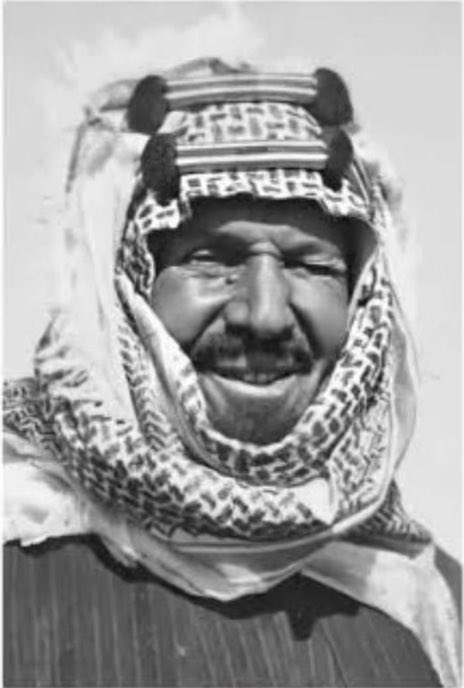Yaseensaz1's tweet photo. من أقوال الملك عبدالعزيز رحمه الله :
" اتمادى في الصبر حتى يرميني القريب والبعيد بالجبن والخوف ، حتى لم يبق للصبر مكان ، ضربت ضربتي وكانت القاضية " . https://t.co/nOiNlpCl30