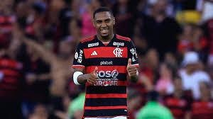 MarquinhosAssu2's tweet photo. O Meia atacante Lorran e o volante Ryan Lucas, que voltaram de empréstimos a times europeus, que a princípio não seriam aproveitados no elenco principal e que deveriam ser novamente emprestados, devem ganhar nova chance e serem relacionados para a viagem de Portugal, onde o Flamengo realiza intertemporada.