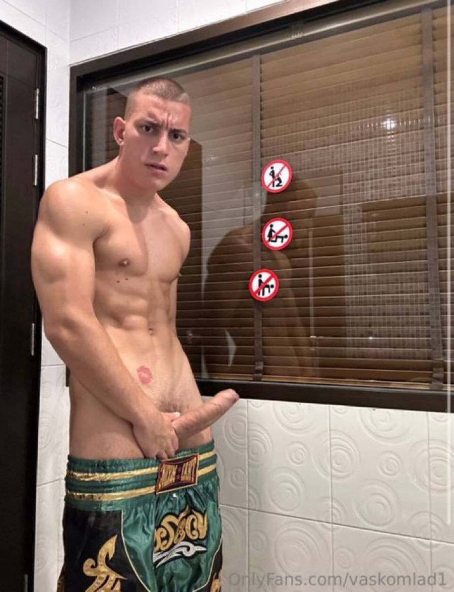 bulgarianboys8's tweet photo. https://t.co/JnbmTOhhlM