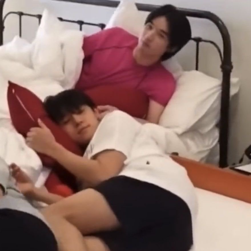 baby4maf0urth's tweet photo. ขอสู้เพื่อลูกครั้งสุดท้าย นายคนนั้นมานอนตักลูกนี่ก่อนนะๆๆๆ https://t.co/WlMJqlgbOd