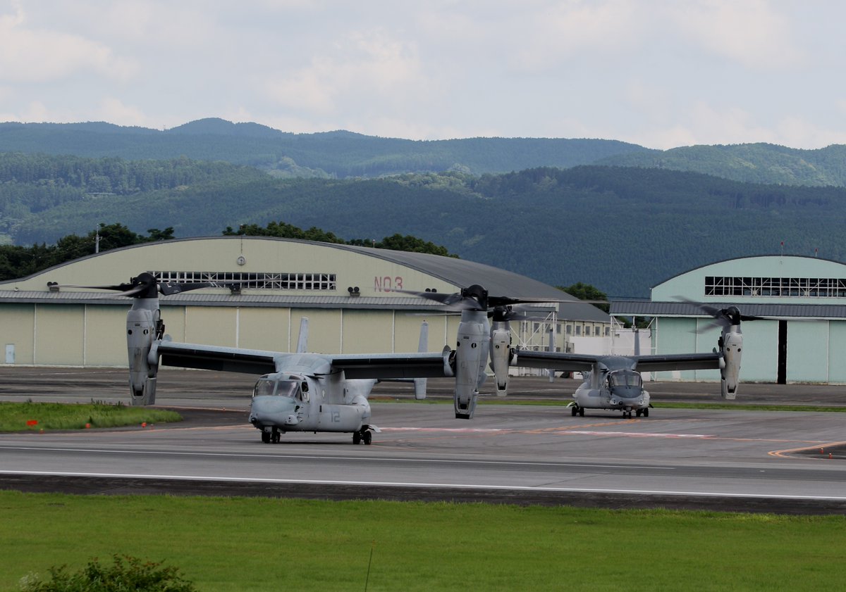 nite103's tweet photo. Tiger Formation (wingman callsign is Venus)

Take off &amp; Landing #RJFT Kumamoto Airport
#RD26 #VMM262 Flying Tigers https://t.co/xGVhmiTmmX