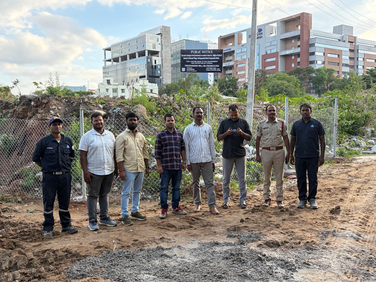 jsuryareddy's tweet photo. HYDRAA clear the #Encroachments and protects 5 Acre #GovtLand  worth ₹1,000-crore in #Khanamet, near #HITEX , in IT Corridor, #Hyderabad 

Acting on a Revenue Dept complaint, #HYDRAA cleared illegal sheds, and fencing on 5 acres of government land in Survey No. 42, the most valuable land near Metal Charminar and Hitex in Khanamet, Serilingampally mandal of Rangareddy district. 

After removing the encroachments, the HYDRAA fenced the land and erected boards declaring it government land.