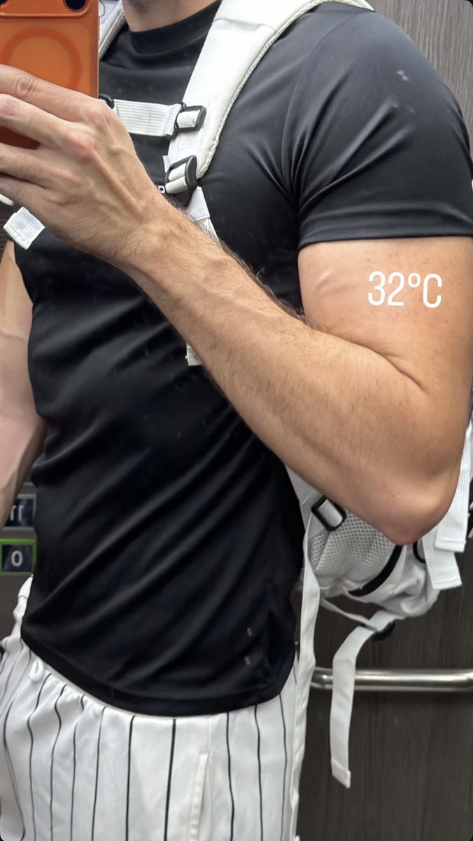 Regino_Phalange's tweet photo. Canicule si je t’attrape je t’enc… https://t.co/z5ZaEXsQVN