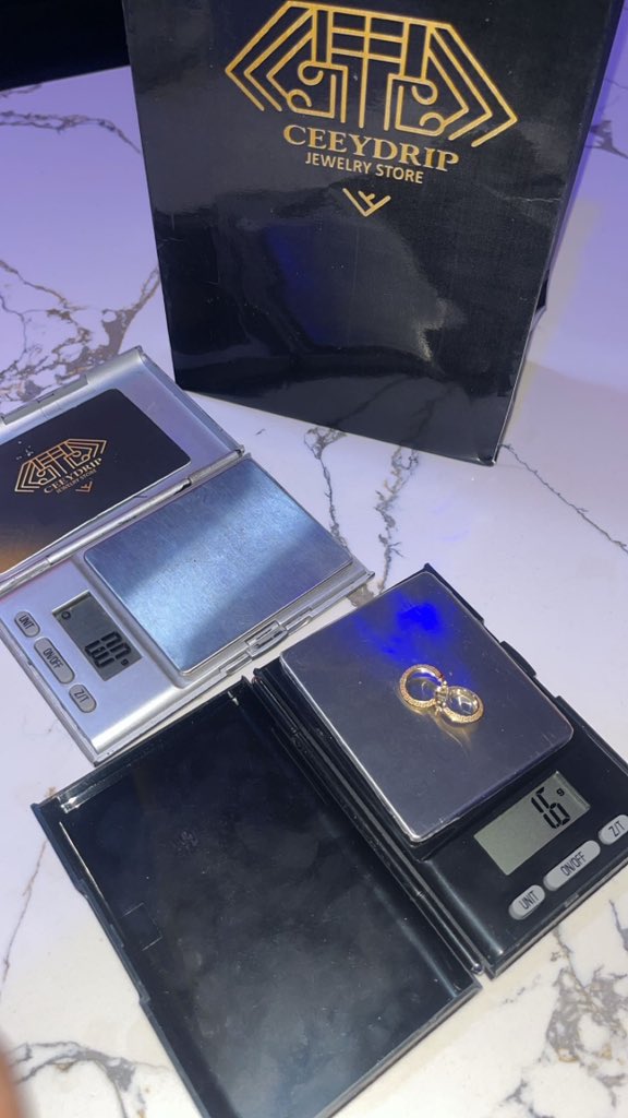 ceeydrip's tweet photo. A stunning pair of 18K pure gold Versace hoop earrings for a valued client 💛 https://t.co/5LR1VvM7fh