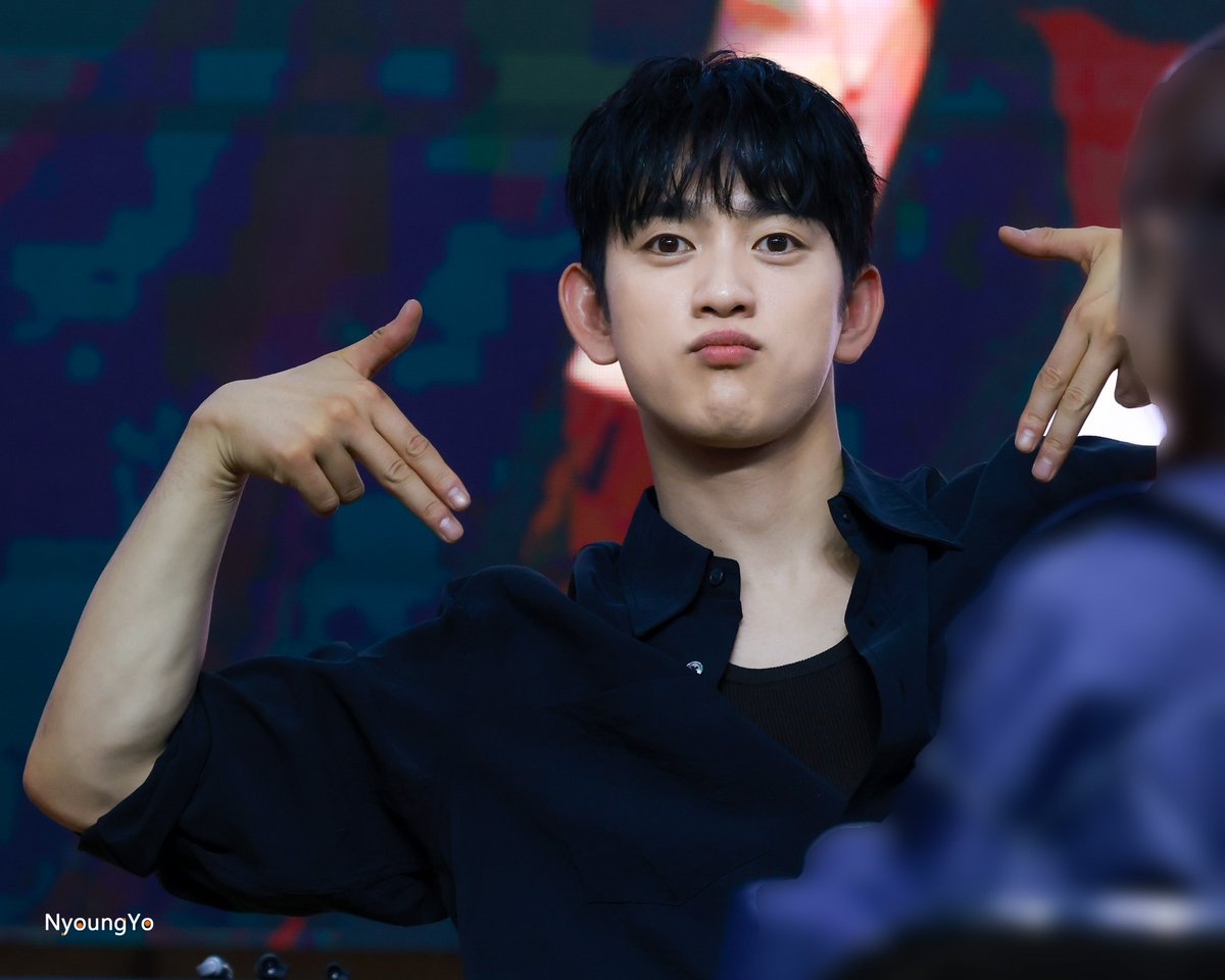 nyoungyo0922's tweet photo. 260621 메이크스타 팬싸

장꾸야🤭

#박진영 #진영 #jinyoung 
@JINYOUNG https://t.co/3K4p6c3NXI
