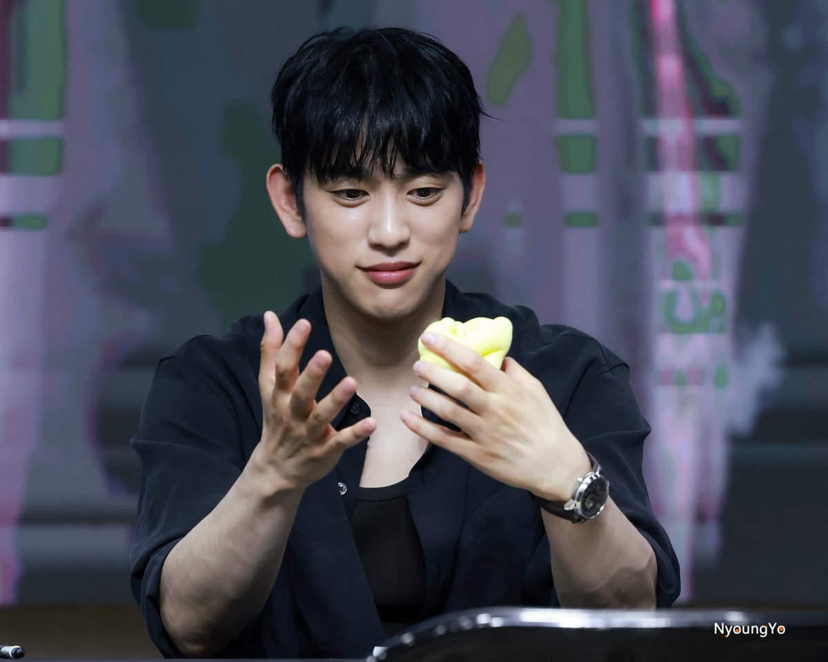 nyoungyo0922's tweet photo. 260621 메이크스타 팬싸

장꾸야🤭

#박진영 #진영 #jinyoung 
@JINYOUNG https://t.co/3K4p6c3NXI