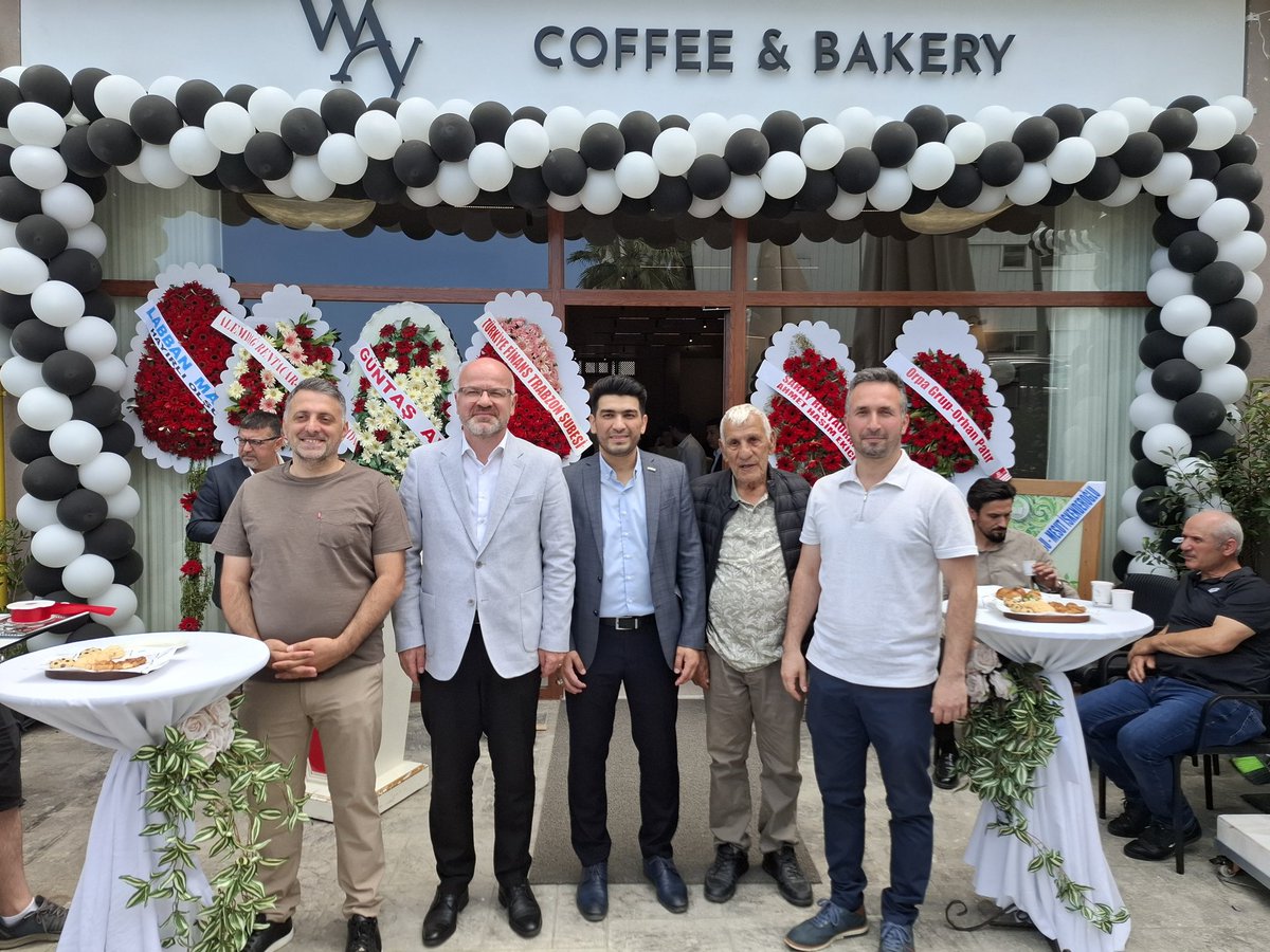 TrabzonMUSIAD's tweet photo. Şube Başkanımız Mesut İskenderoğlu, Başkan Yardımcılarımız Nihat Yılmaz ve Emre Selim ve Üyelerimiz ile beraber Üyemiz Abdulhadi Uçkun'un Way Coffee & Bakery adlı yeni işyerinin açılış törenine katıldık.
Kendisine yeni iş yerinde hayırlı bol kazançlar dileriz.
#MUSIAD
#gencmusiadtrb
#avmesut