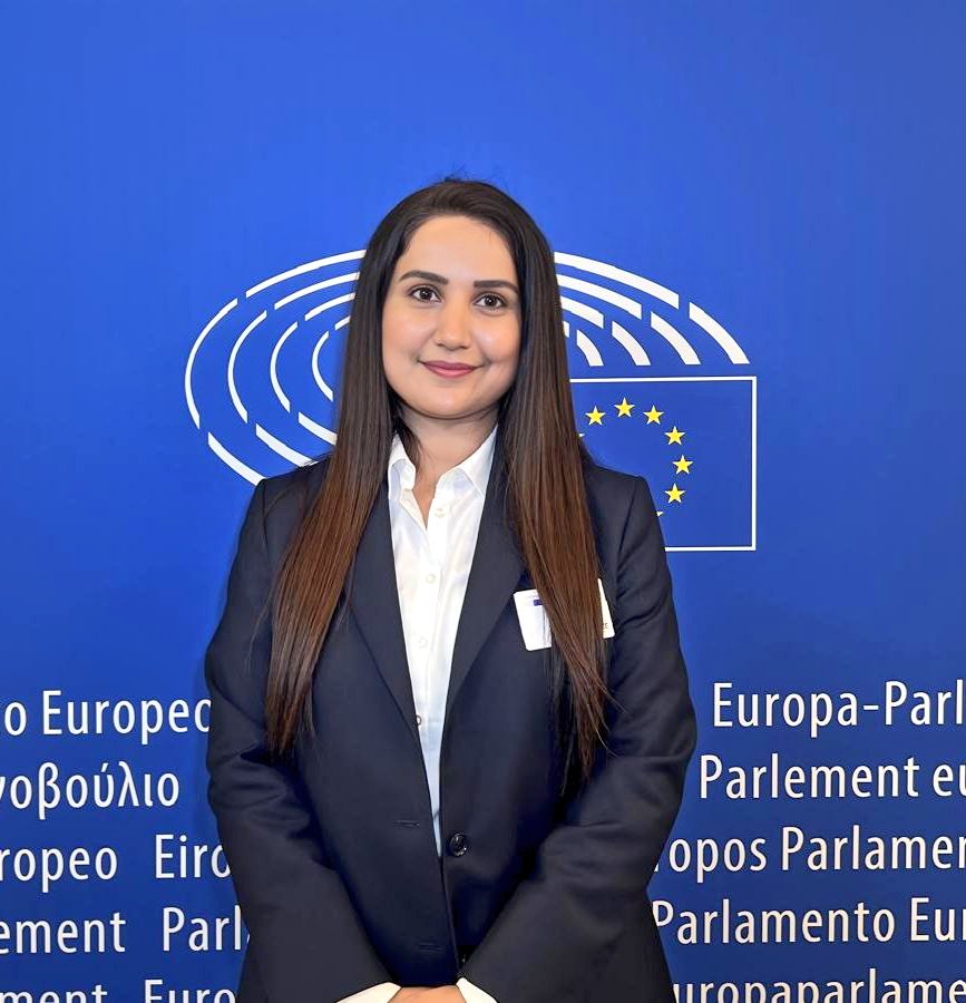 PakinBrussels's tweet photo. 𝙈𝙚𝙨𝙨𝙖𝙜𝙚 𝙛𝙧𝙤𝙢 𝙏𝙧𝙖𝙙𝙚 & 𝙄𝙣𝙫𝙚𝙨𝙩𝙢𝙚𝙣𝙩 𝘼𝙩𝙩𝙖𝙘𝙝𝙚 @sidra_munaf 𝙤𝙣 𝙄𝙣𝙩𝙚𝙧𝙣𝙖𝙩𝙞𝙤𝙣𝙖𝙡 𝘿𝙖𝙮 𝙤𝙛 𝙒𝙤𝙢𝙚𝙣 𝙞𝙣 𝘿𝙞𝙥𝙡𝙤𝙢𝙖𝙘𝙮:
Today, on the International Day of Women in Diplomacy, we celebrate the courage, expertise, and vision women bring to rooms where decisions about our shared future are made.

Women diplomats have always done this work — sometimes visibly, often behind the scenes. They have brokered peace, protected citizens abroad, defended human rights, and built trust between nations. Diplomacy becomes more patient, more empathetic, and more durable when women lead it.

In Trade and Diplomacy, how a single conversation can change a company’s trajectory: a woman-led SME in Pakistan finding a buyer in Europe, a female trade negotiator unlocking a new tariff line. These wins matter because trade is how we create jobs, reduce poverty, and drive innovation.

So today, let us commit: to mentor the next generation of women negotiators, to champion women-led businesses in global value chains, and to build a diplomatic service where every voice helps shape the deals that move our world forward.

Every missing voice is a solution we have not yet heard. #WomenInDiplomacy #TradeDiplomacy #Pakistan 🇵🇰
@ForeignOfficePk
@MoIB_Official
@mincompk
@sifcpakistan
@tdap_official 
@rahimhayat